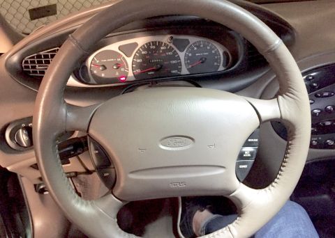 1999 Ford Taurus