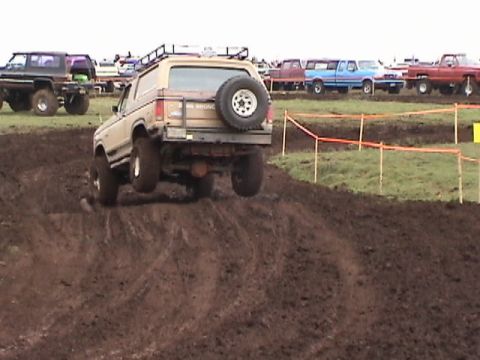 1994 Ford Explorer - Ken gets his "tractor" to catch some air