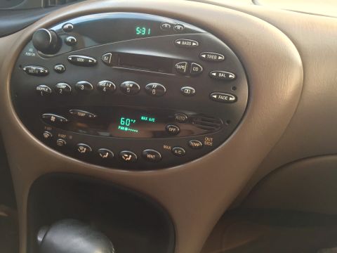 1999 Ford Taurus photo