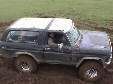 1994 Ford Explorer - Jim is letting Michael try out the obstacle course