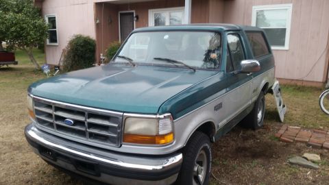 1996 Ford Bronco photo