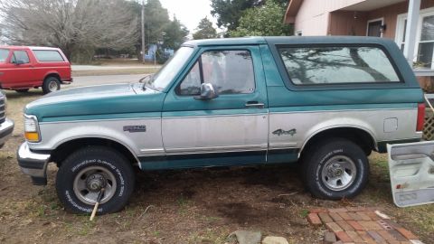 1996 Ford Bronco photo