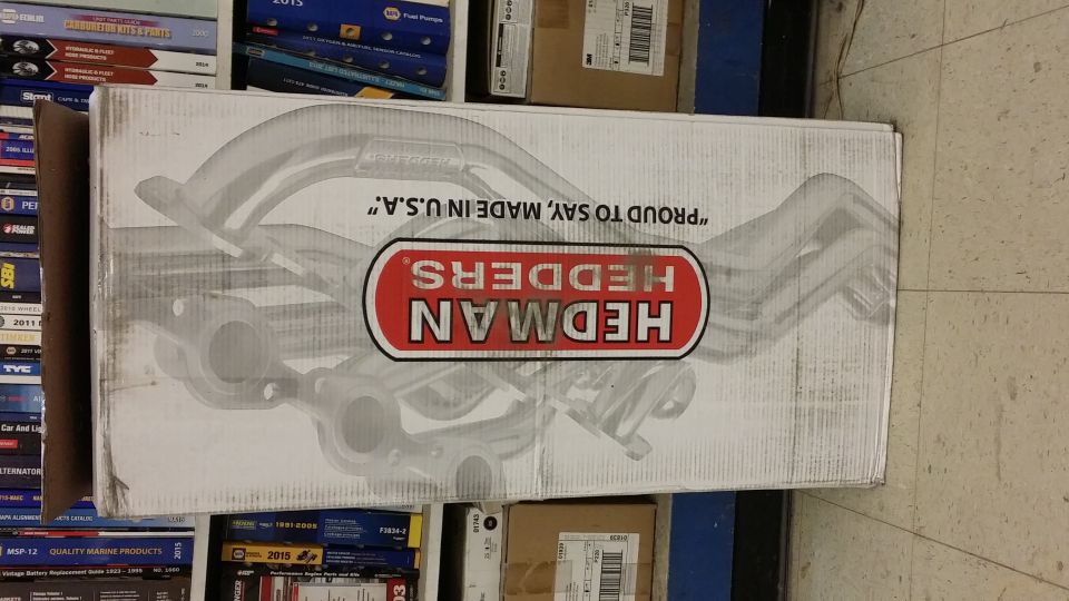 More fun. I'm tired of that exhaust leak (previous owner broke off two bolts in the manifold.....on cylinder 4 of course). Those of you who have looked at the 92 F250 of mine seen what I said about Hedmans. I stand by it but the one review I found on EFI L&Ls were that they were too long to route the exhaust cleanly under the truck so Hedmans it was. I would love to have Banks or Thorleys but just have too hard a time paying that kind of cash. Maybe later...