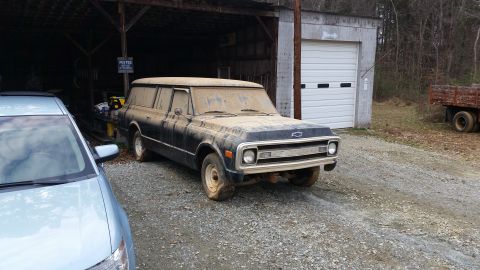 1970 Chevrolet Suburban photo