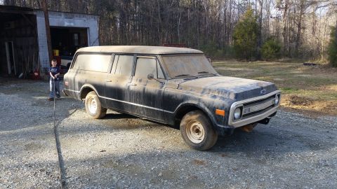1970 Chevrolet Suburban photo
