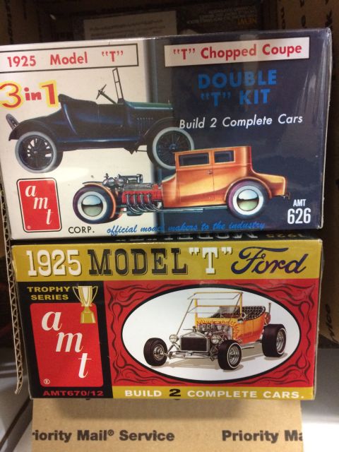 1989 Ford Bronco - Model car kits depict various "T" Ford models, not a 1989 Ford Bronco.