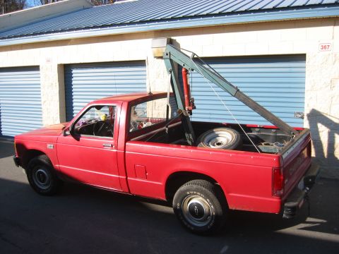 1989 Ford Bronco - The cherry picker arrives in the lead sled...driven by my friend Ned....or so he said, it's painted red...ok enough rhyming