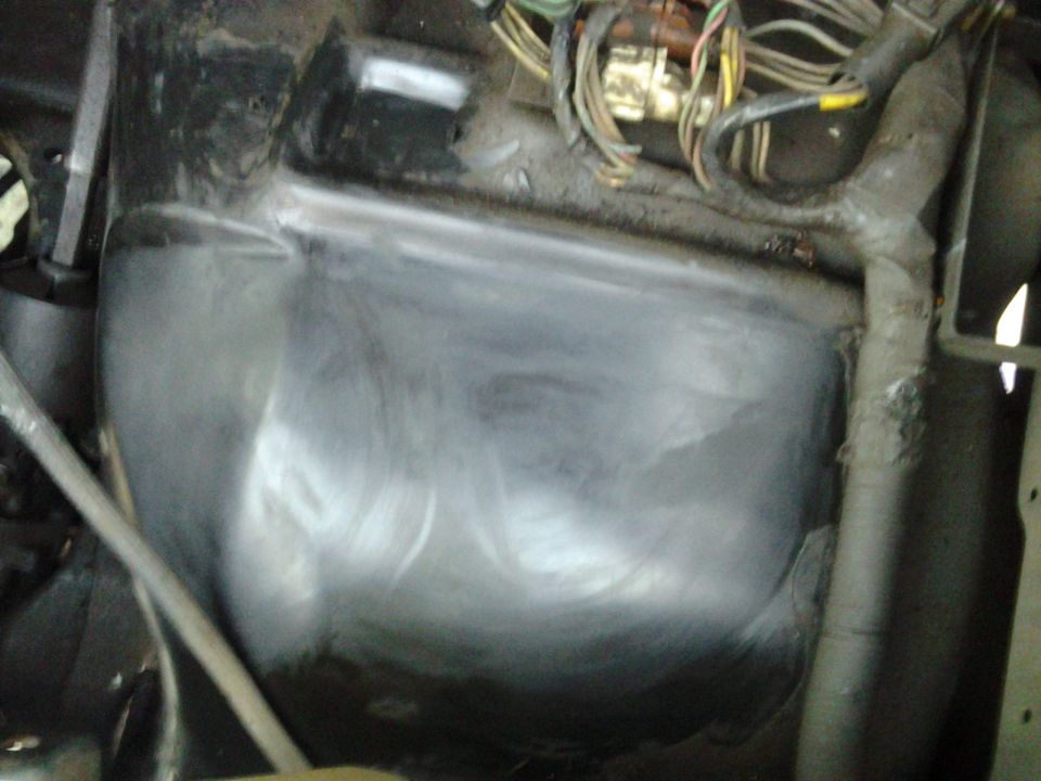 1991 Ford Bronco HVAC blower motor housing and wiring harness