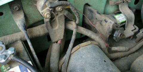 1992 Ford Bronco - Mystery box's driver fender junction block has a red wire connecting to starter solenoid on passenger fender.