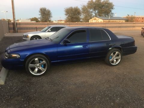 2005 Ford Crown Victoria photo