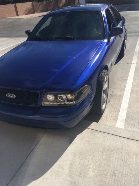 2005 Ford Crown Victoria photo