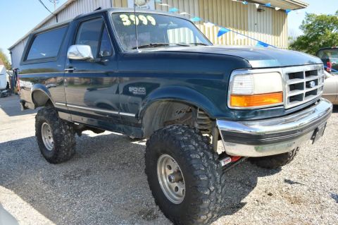 1995 Ford Bronco photo