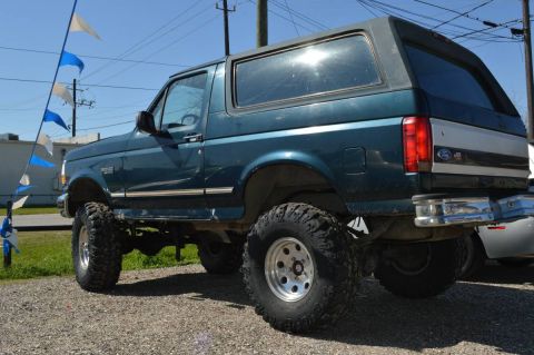 1995 Ford Bronco photo