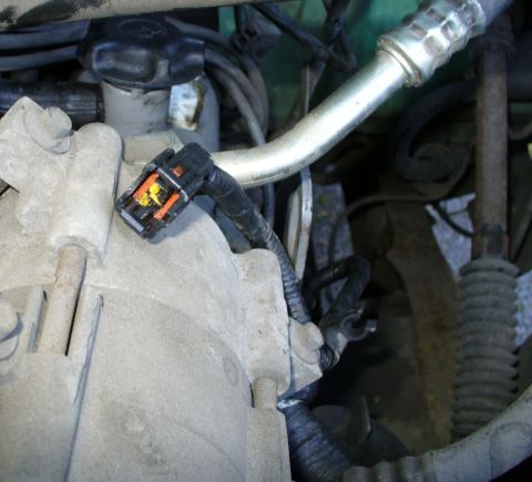 1992 Ford Bronco - Mystery engine bay connector.
