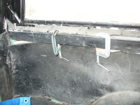 1992 Ford Bronco - Hardtop was held down by c-clamps. Side panels had seen significantly better days.