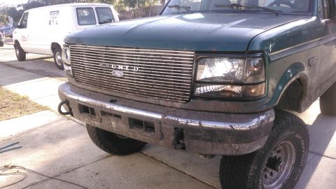 1996 Ford Bronco - pic of the lights on.
