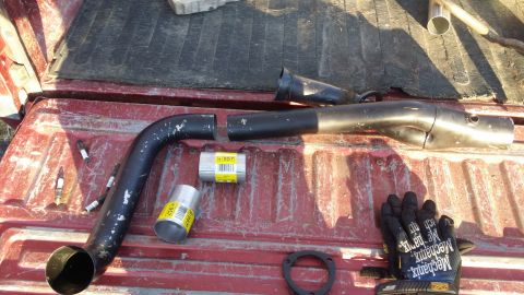 1996 Ford F-250 - Hedman, the master of mediocrity strikes again. Y-pipe does not fit; although I do not think I can completely blame it on Hedman this time.…
