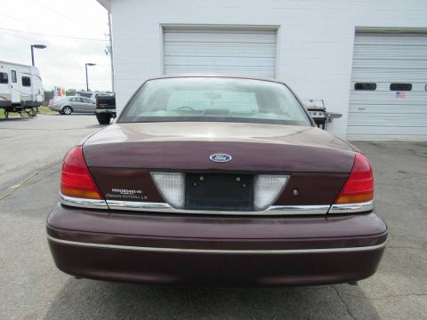 2001 Ford Crown Victoria photo
