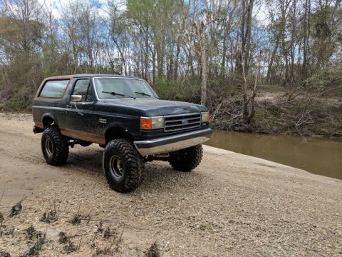 1991 Ford Bronco photo