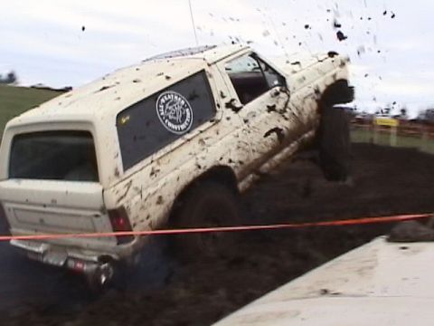 1994 Ford Explorer - Jerry still cannot keep the bronco's tires on the ground after jumping the mogul