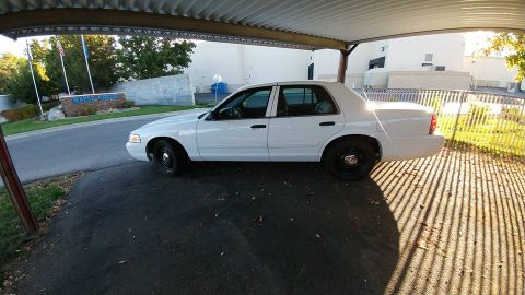 2010 Ford Crown Victoria photo