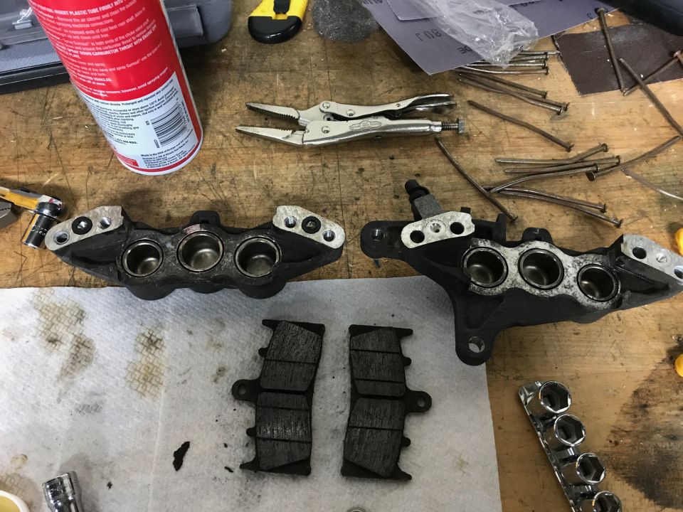 ZX9R Front Tokico 6 Pot Piston Caliper Cleaning