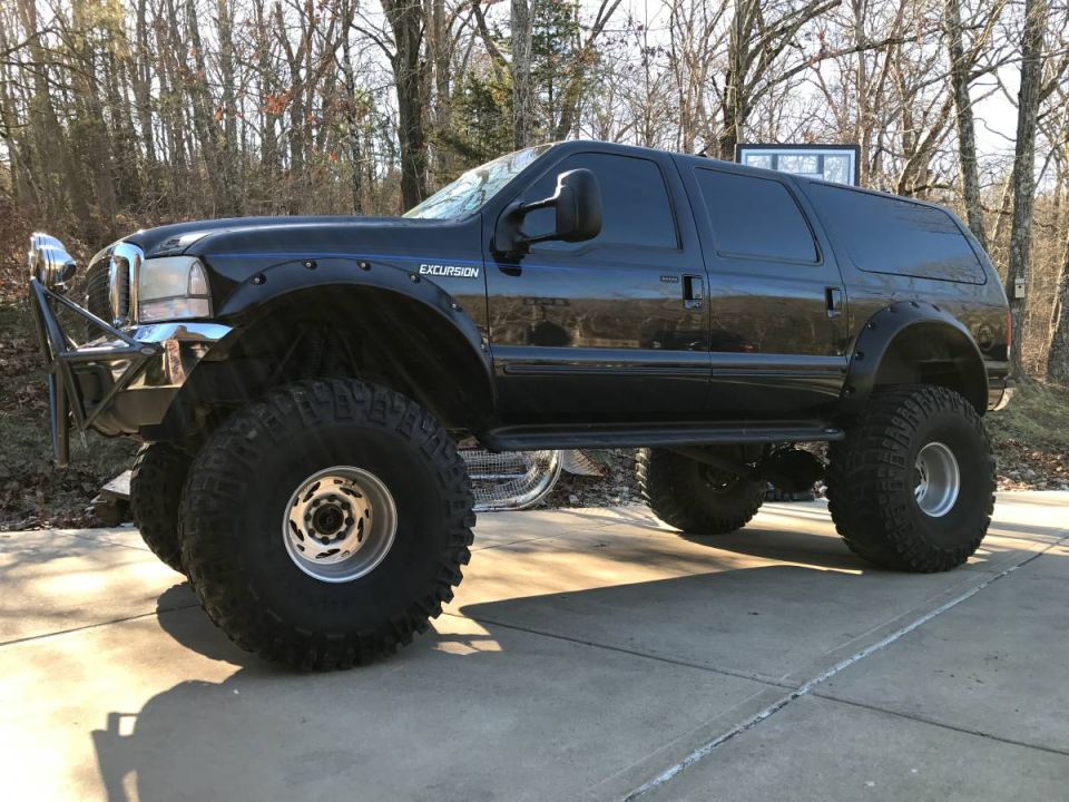 2000 Ford Excursion “CHUCKY'S REVENGE”