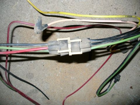 1992 Ford Bronco - Plastic vacuum line color discrepancy explained...red and black connect up at the junction.