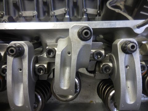 1979 Ford Bronco - W.W. Shaft Rockers off set intake rockers
