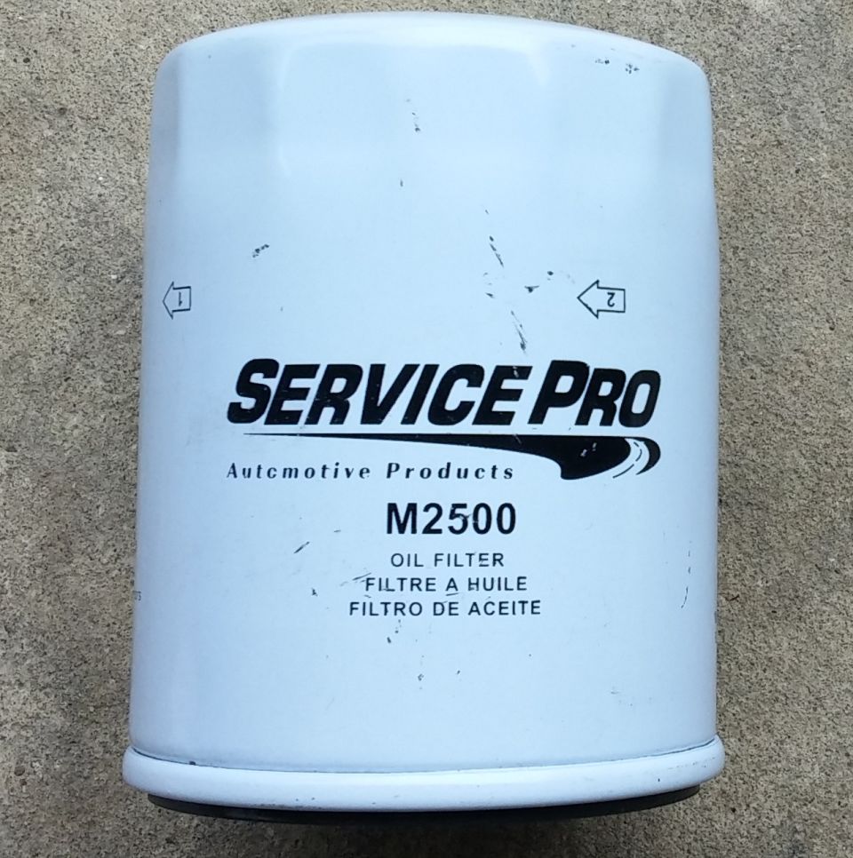 Service Pro M2500 oil filter with automotive products label
