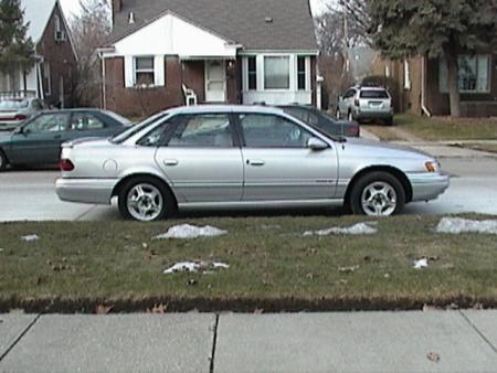 1995 Ford Taurus photo