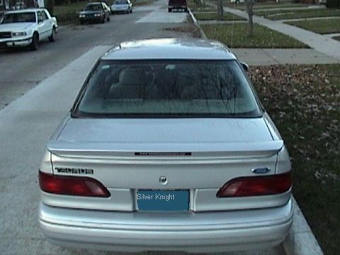 1995 Ford Taurus photo