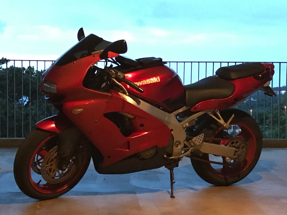 1998 ZX9R fairings on