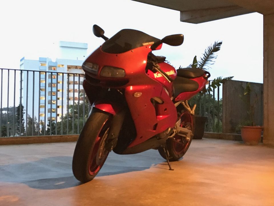 1998 ZX9R fairings on