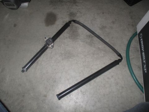 2004 Ford Crown Victoria - Returnless Fuel System rails