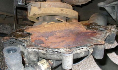 1992 Ford Bronco - Mmm, rusty water pump.