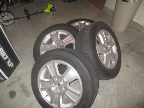 2004 Ford Crown Victoria - 2004 LX Sport Wheels