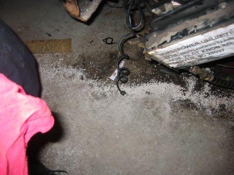 1989 Ford Bronco - Dagnabit! Either I'm not gettin spark or the timing gun wont work!! Oh....no wonder...