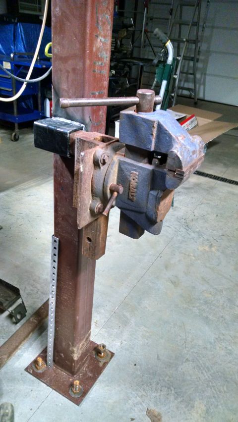 2004 Land Rover Land Rover - I thought about making this height-adjustable, but I couldn't think of a way to do it that I thought would take the stress. So I just welde…
