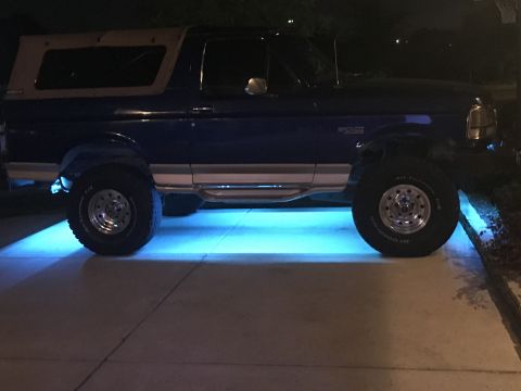 1996 Ford Bronco - This 1996 Ford Bronco is equipped with custom blue underglow lighting.