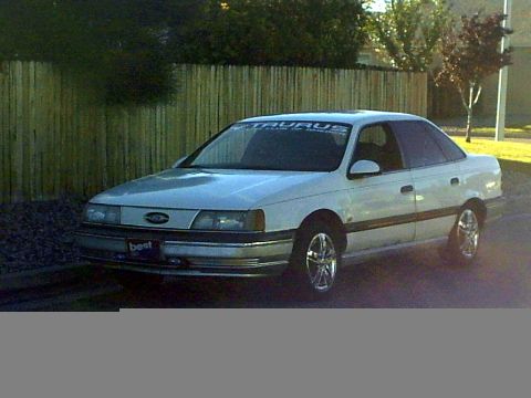 1991 Ford Taurus photo
