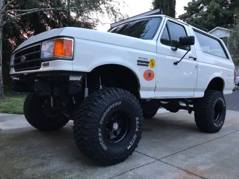 1989 Ford Bronco photo