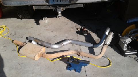 1985 Ford Bronco - Tailpipe comparison