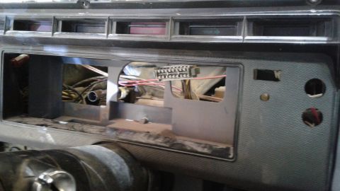 1985 Ford Bronco - Instrument cluster removed