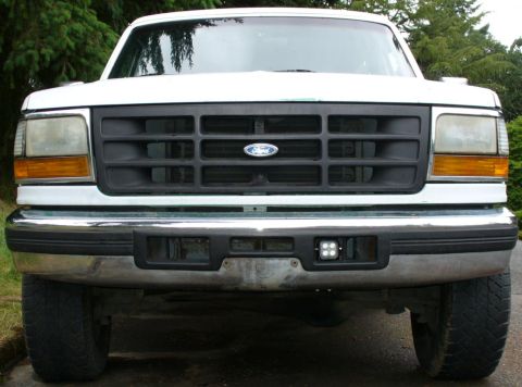 1992 Ford Bronco - Swapped on a vented bumper and installed the first of the LED cube lights.