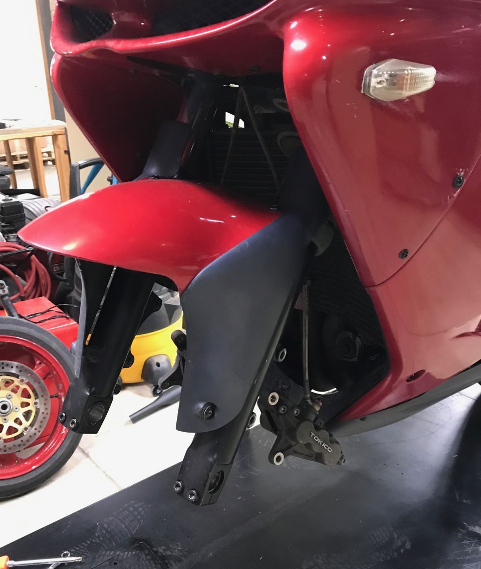 1998 ZX9R fork leg removal, wheel and brakes