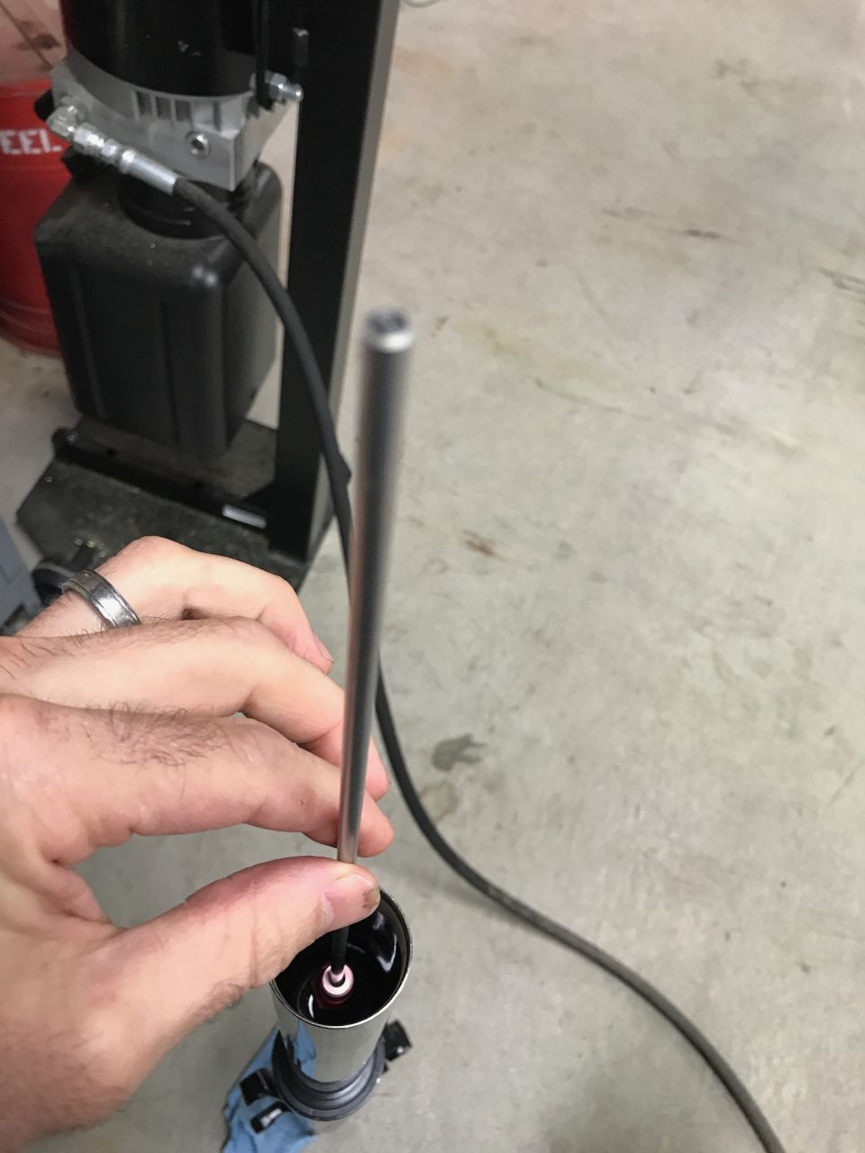1998 ZX9R fork leg assembly 2