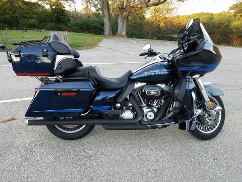 2013 Harley-Davidson FLHX “Big Blue”