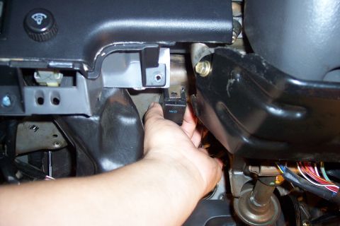 1993 Toyota Pickup/SR5 - Replacing an automotive relay, part number visible on the relay itself.
