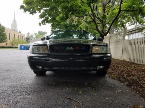 2004 Ford Crown Victoria photo
